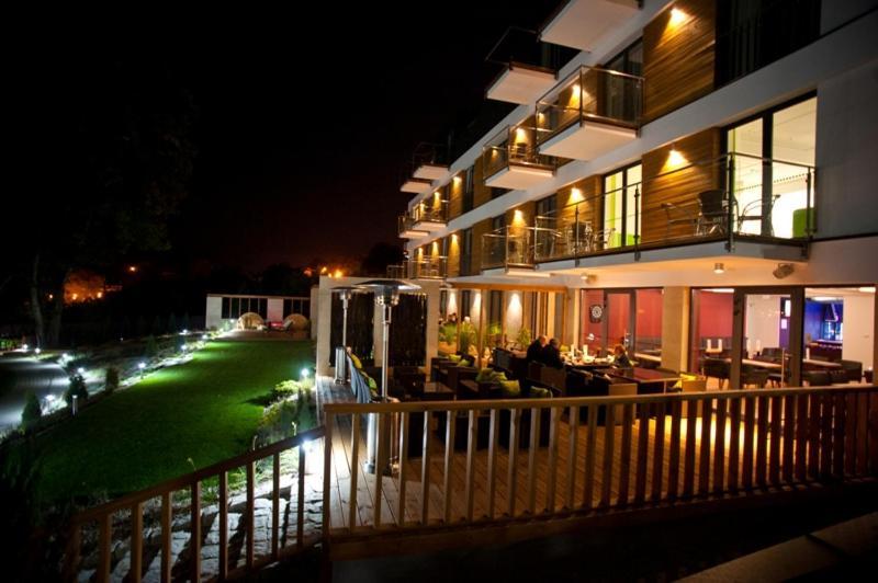 Hotel Uniejow Exterior photo
