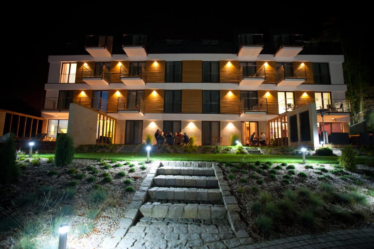 Hotel Uniejow Exterior photo